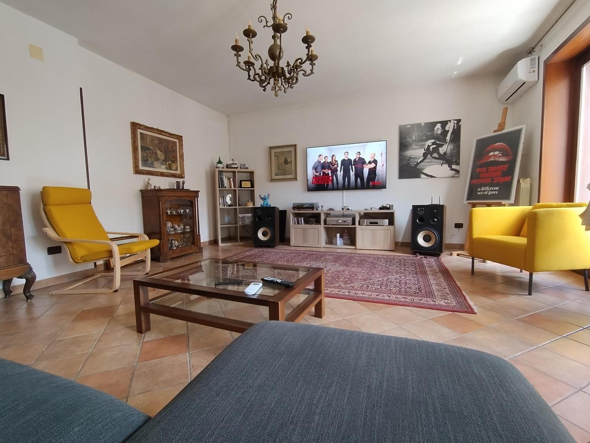 Favolosa Casa Con Terrazza, Idromassaggio, Cortile E Garage Auto Каровиньо Экстерьер фото